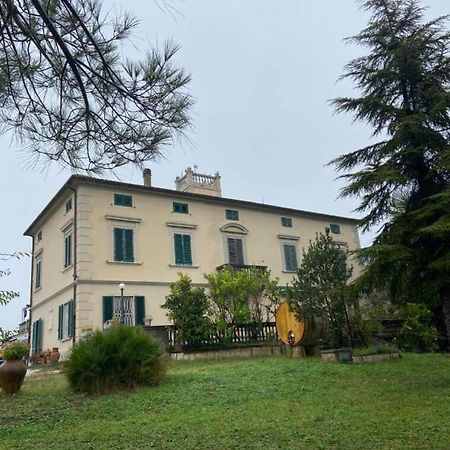 Affittacamere Porquier Crespina Bagian luar foto