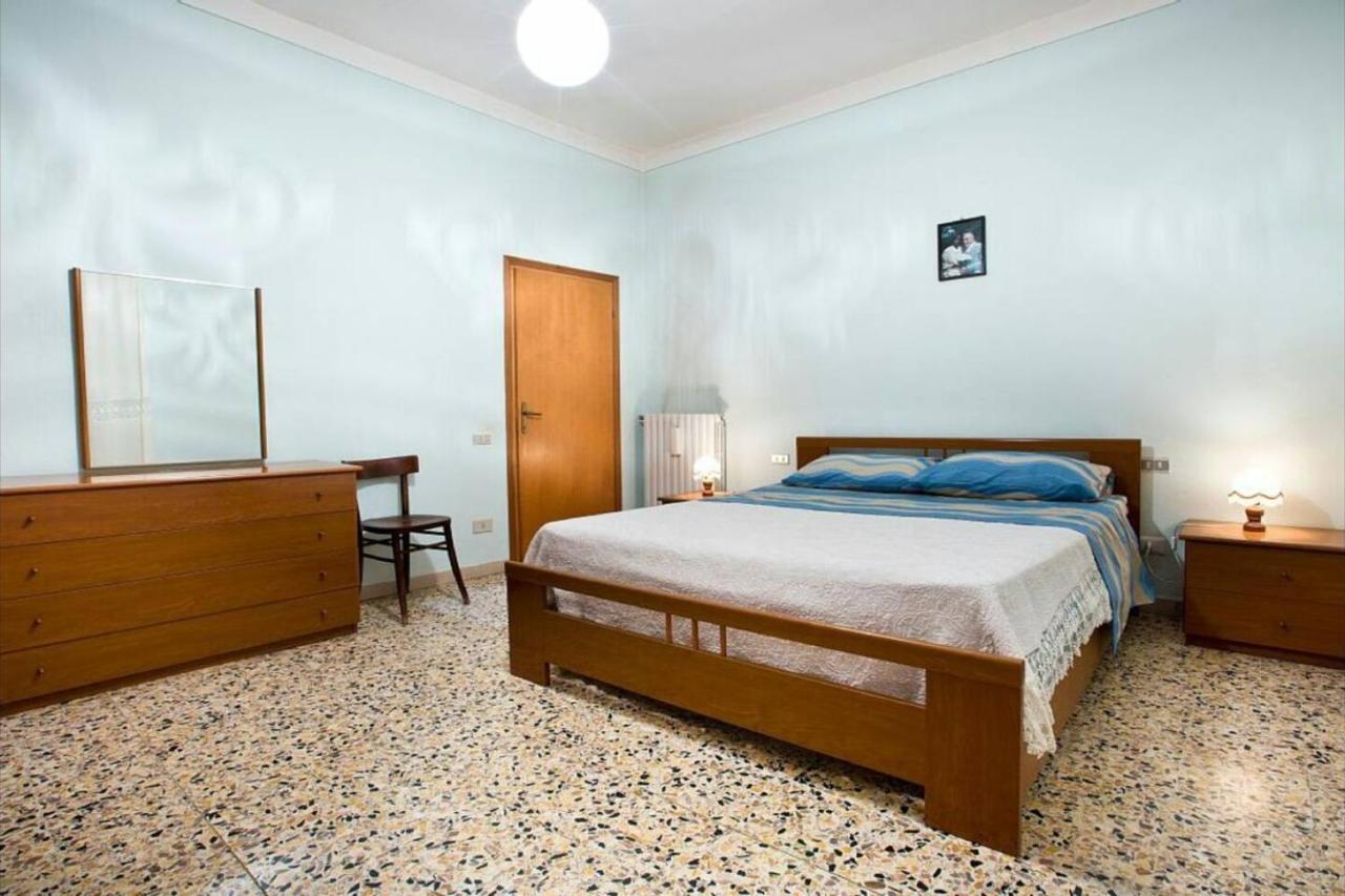 Affittacamere Porquier Crespina Bagian luar foto