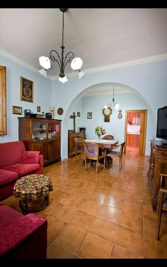 Affittacamere Porquier Crespina Bagian luar foto